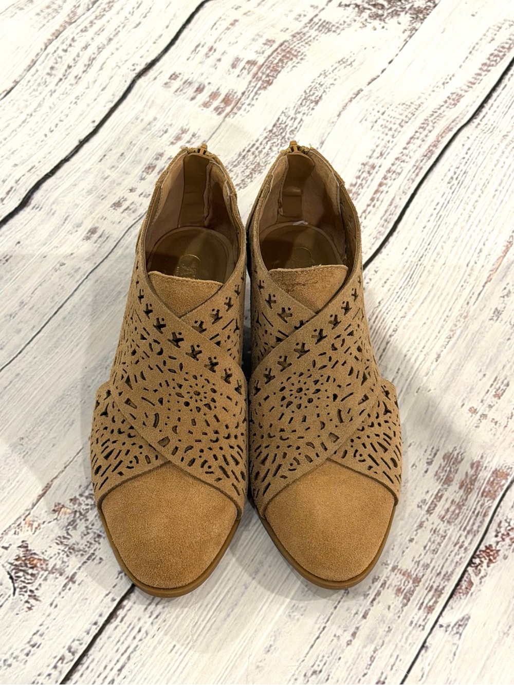 Carlos Santana Shoes Womens 6 M Ankle Booties Cutout Detail Western. New No Box